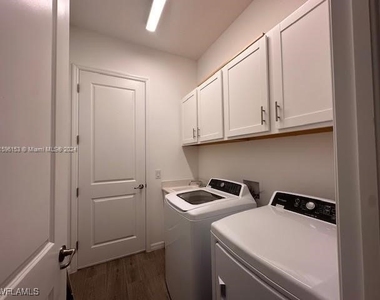 5545 Hampton Links Court - Photo Thumbnail 24
