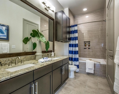 4139 Bellaire Boulevard - Photo Thumbnail 6