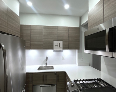 East 51st Street - Photo Thumbnail 1
