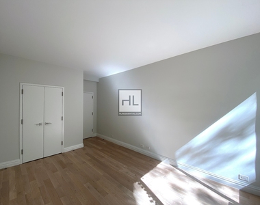 East 51st Street - Photo Thumbnail 2