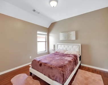 18011 Darling Point Court - Photo Thumbnail 33