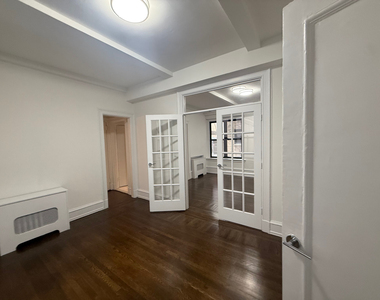 140 West 55th Street - Photo Thumbnail 4