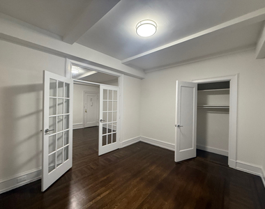 140 West 55th Street - Photo Thumbnail 2