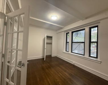 140 West 55th Street - Photo Thumbnail 3