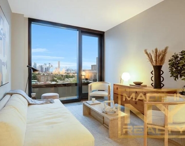 52nd St - Photo Thumbnail 1