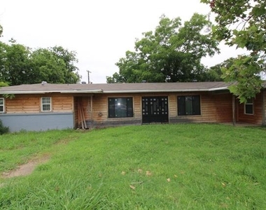 17 Macarthur Drive - Photo Thumbnail 1