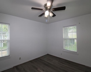 17 Macarthur Drive - Photo Thumbnail 13