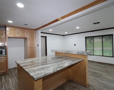 17 Macarthur Drive - Photo Thumbnail 2
