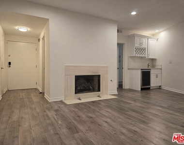 4444 Wilshire Boulevard - Photo Thumbnail 19