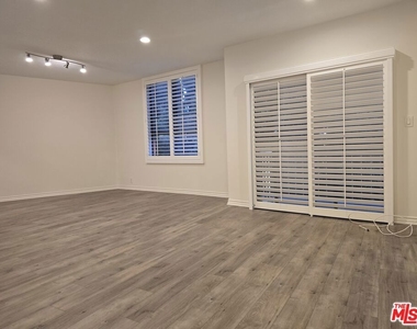 4444 Wilshire Boulevard - Photo Thumbnail 20