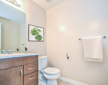 4444 Wilshire Boulevard - Photo Thumbnail 6