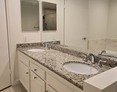 4444 Wilshire Boulevard - Photo Thumbnail 15