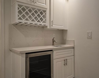 4444 Wilshire Boulevard - Photo Thumbnail 26