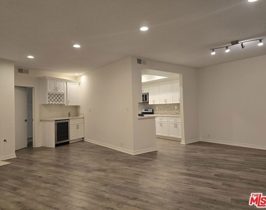 4444 Wilshire Boulevard - Photo Thumbnail 21