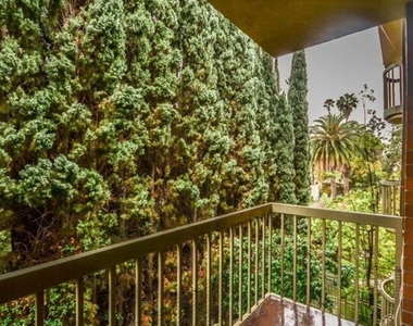 4444 Wilshire Boulevard - Photo Thumbnail 3