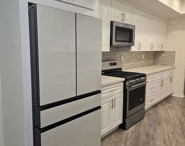 4444 Wilshire Boulevard - Photo Thumbnail 9