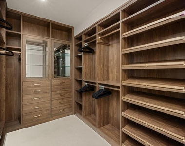516 Stratford - Photo Thumbnail 9
