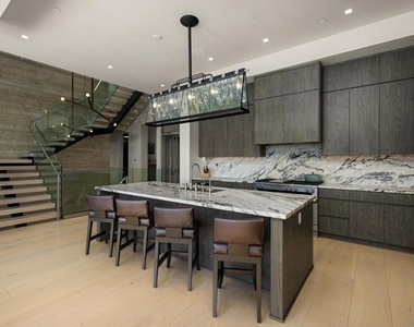 516 Stratford - Photo Thumbnail 14