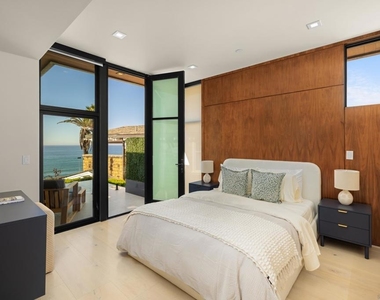 516 Stratford - Photo Thumbnail 11