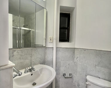 East 85th Street - Photo Thumbnail 2