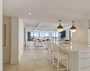 400 Beach Road - Photo Thumbnail 4