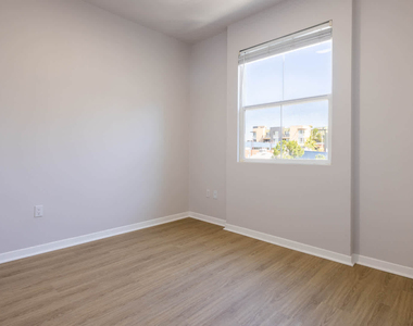 601 E. 2nd Street - Photo Thumbnail 23