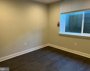 2039 N College Avenue - Photo Thumbnail 37