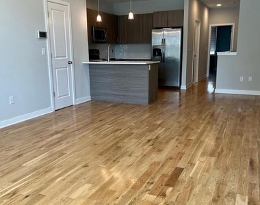 2039 N College Avenue - Photo Thumbnail 7