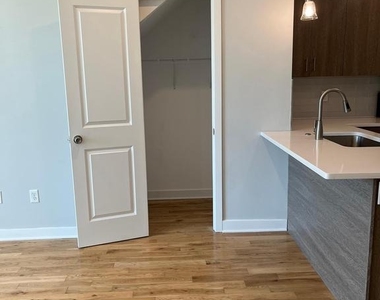 2039 N College Avenue - Photo Thumbnail 13