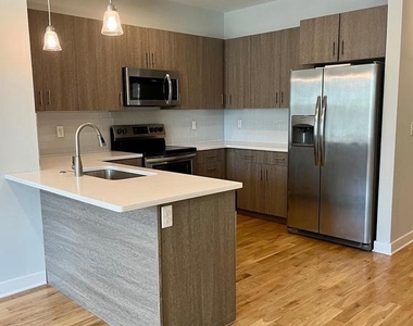 2039 N College Avenue - Photo Thumbnail 8