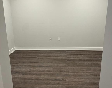 2039 N College Avenue - Photo Thumbnail 30