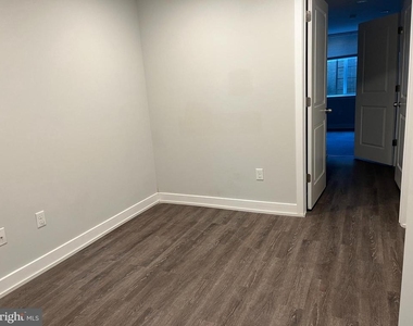 2039 N College Avenue - Photo Thumbnail 32