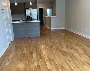 2039 N College Avenue - Photo Thumbnail 4