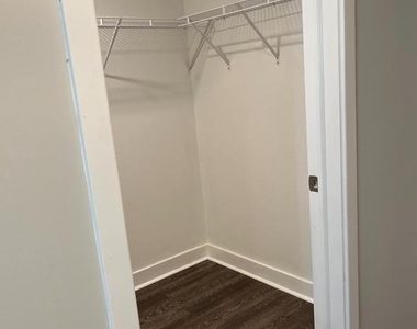 2039 N College Avenue - Photo Thumbnail 19