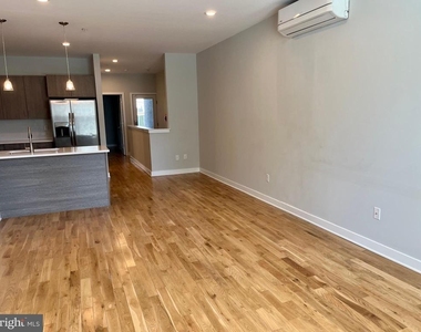 2039 N College Avenue - Photo Thumbnail 5