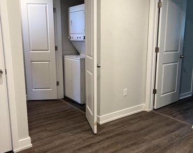 2039 N College Avenue - Photo Thumbnail 31