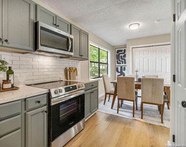 417 Watergap Drive - Photo Thumbnail 7
