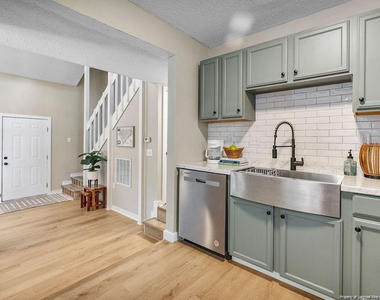 417 Watergap Drive - Photo Thumbnail 8
