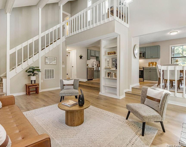 417 Watergap Drive - Photo Thumbnail 3