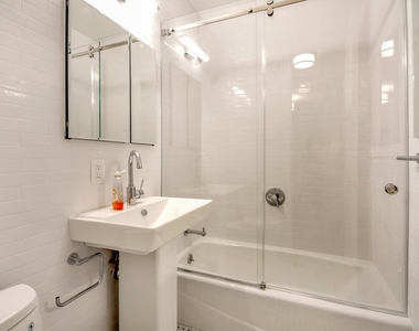 226 East 25th Street, Unit 6d - Photo Thumbnail 4