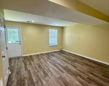 23567 Devonshire Road - Photo Thumbnail 3