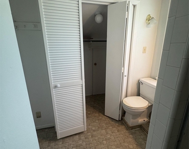 915 W 29th St - Photo Thumbnail 16