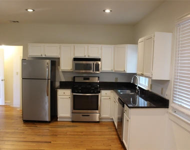 2309 Shoal Creek Blvd - Photo Thumbnail 5
