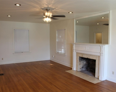 2309 Shoal Creek Blvd - Photo Thumbnail 2