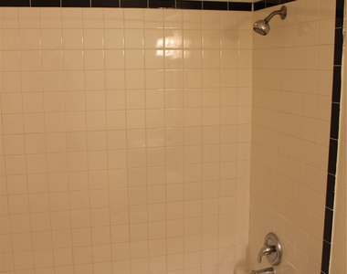 2309 Shoal Creek Blvd - Photo Thumbnail 9