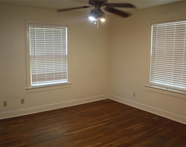 2309 Shoal Creek Blvd - Photo Thumbnail 16