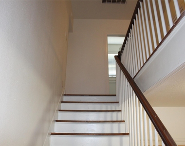 2309 Shoal Creek Blvd - Photo Thumbnail 12