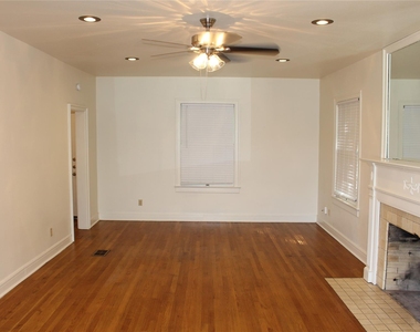 2309 Shoal Creek Blvd - Photo Thumbnail 3