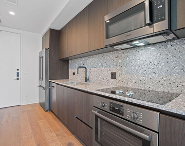 84 East Ave - Photo Thumbnail 4