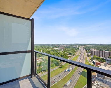84 East Ave - Photo Thumbnail 15